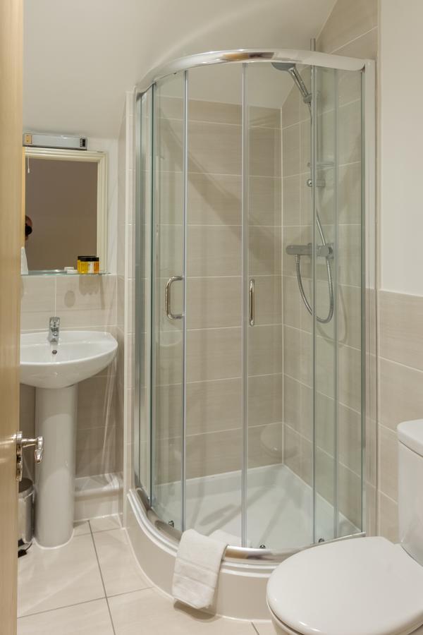 Stanshawe Court Apart otel Reading Dış mekan fotoğraf
