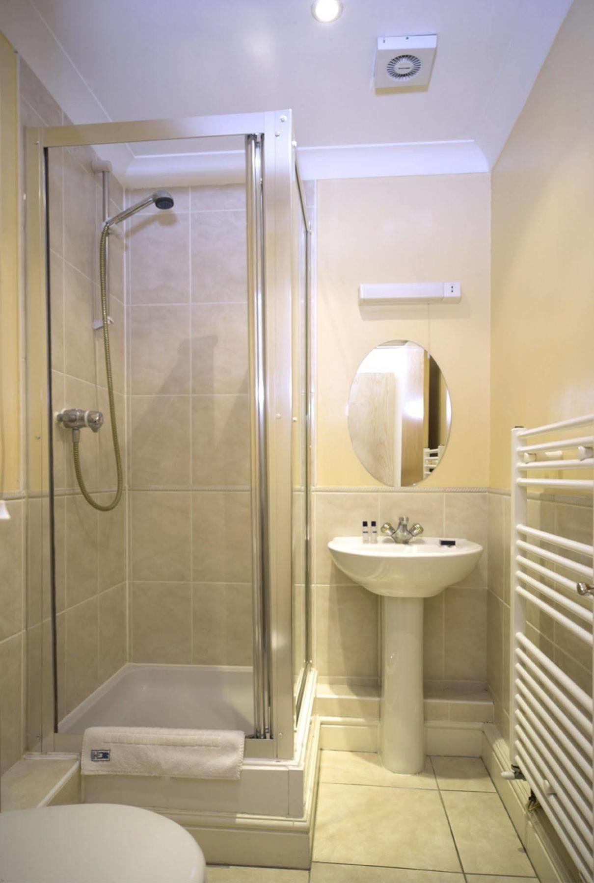 Stanshawe Court Apart otel Reading Dış mekan fotoğraf