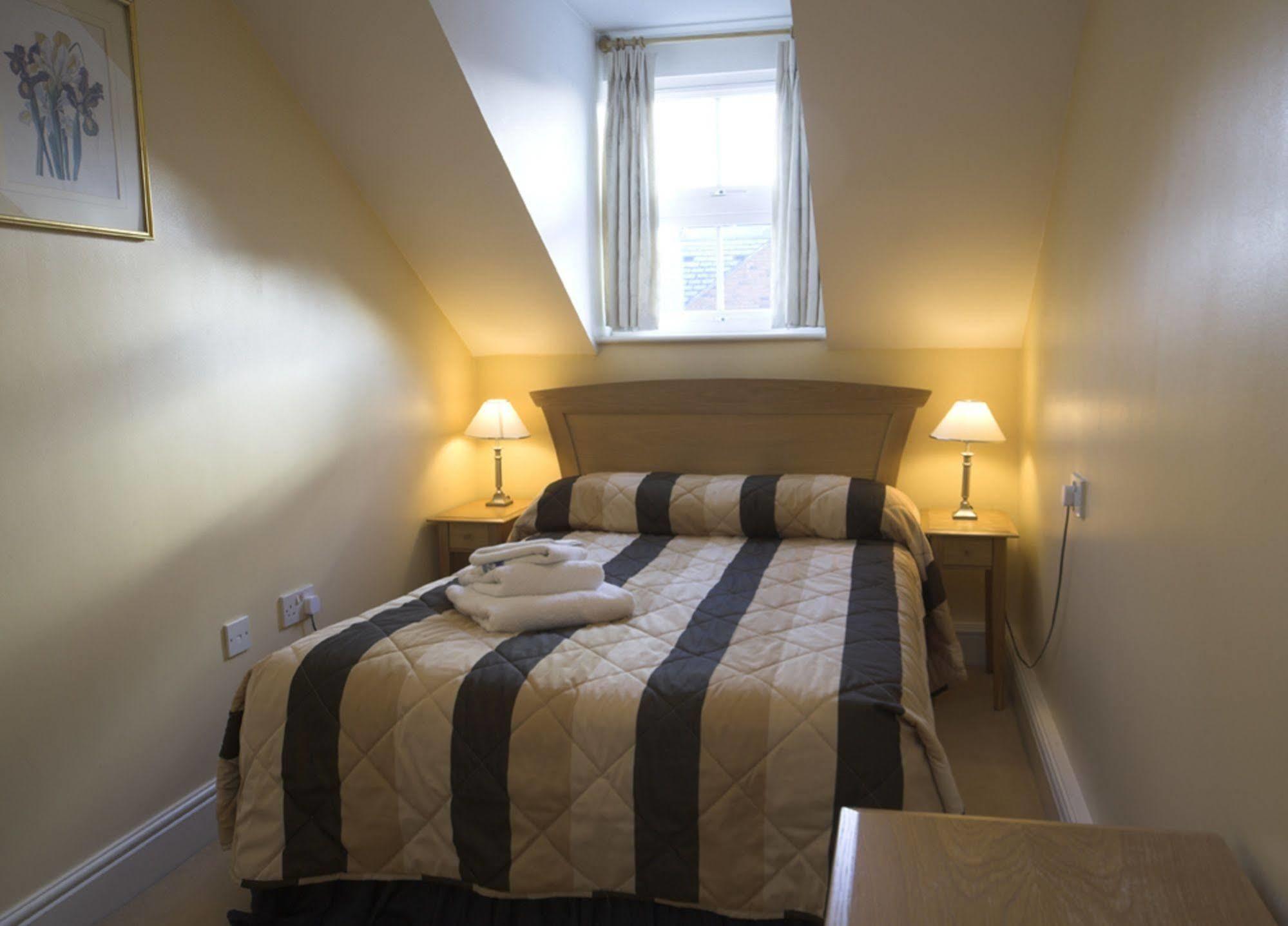 Stanshawe Court Apart otel Reading Dış mekan fotoğraf
