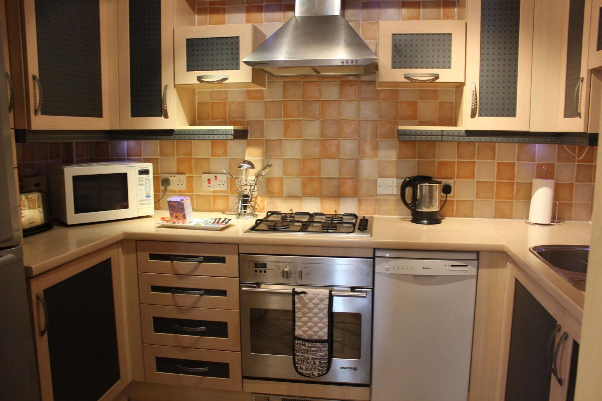 Stanshawe Court Apart otel Reading Dış mekan fotoğraf